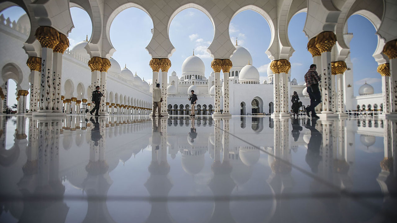 Sheikh Zayed Grand Mosque, Others Make List Of Google 15 Amazing Street Views To Explore